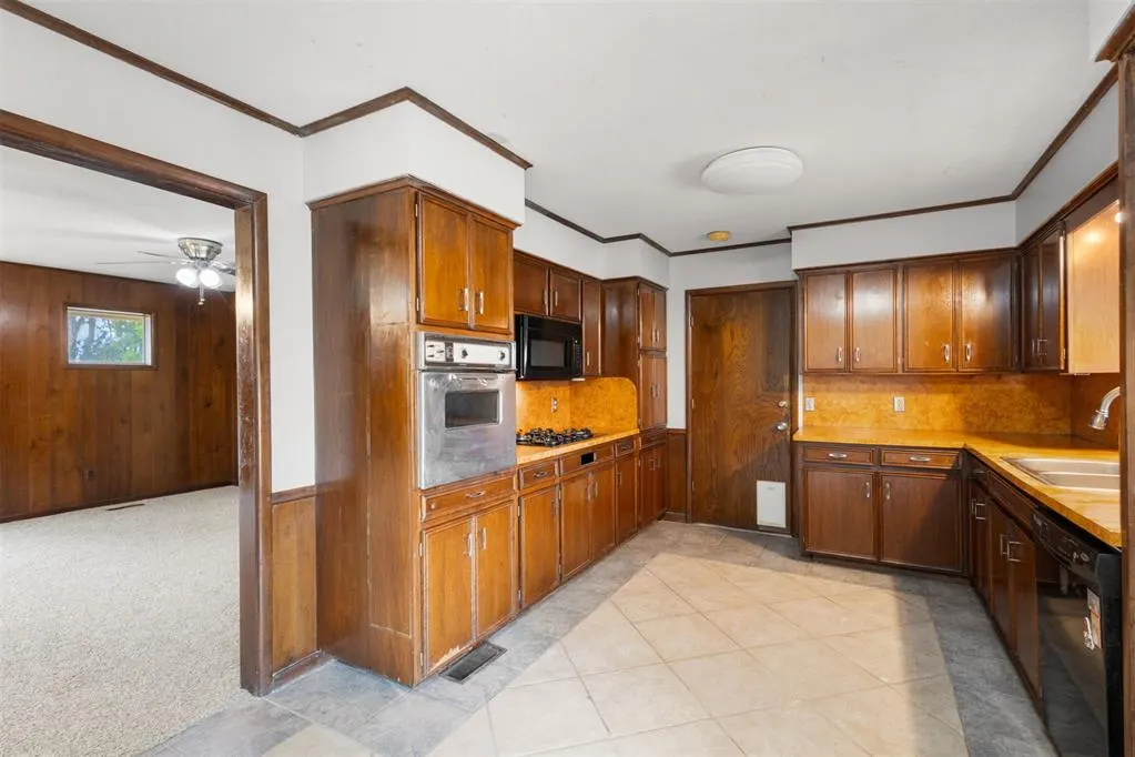 Photo 7 — 3130 NW 73rd Street, Oklahoma City, OK 73116