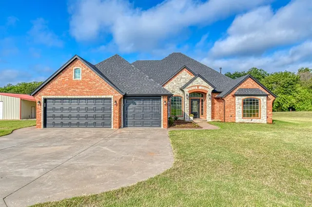 Photo 2 — 23193 Grandview Lane, Purcell, OK 73080