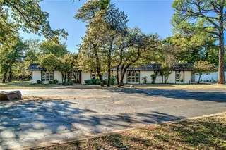 Sold home at 6101 N Santa Fe Avenue