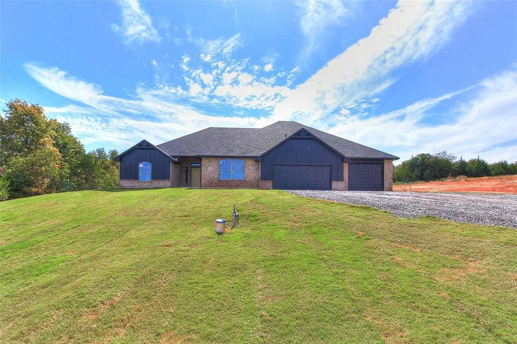 Front exterior — 334691 Preakness Crossing, McLoud, OK 74851
