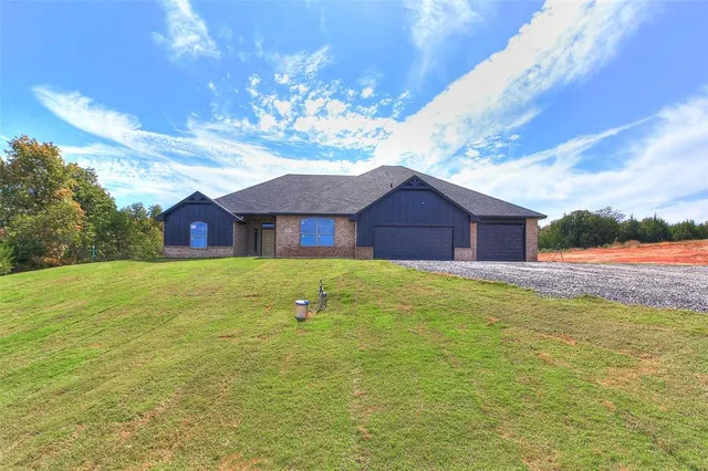 Front exterior — 334691 Preakness Crossing, McLoud, OK 74851