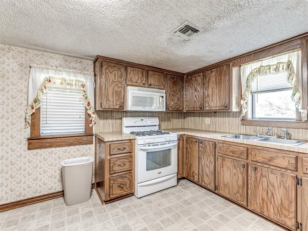 Photo 14 — 10813 SE 9th Street, Oklahoma City, OK 73130
