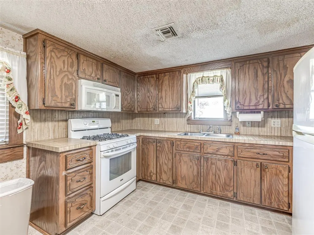 Photo 16 — 10813 SE 9th Street, Oklahoma City, OK 73130