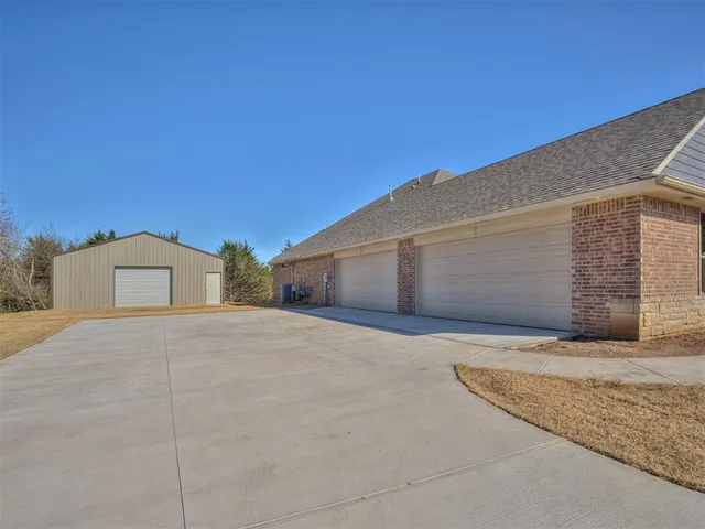 Photo 3 — 10100 Gentry Crossing, Oklahoma City, OK 73169