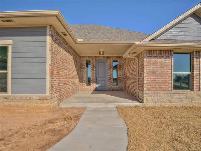 Photo 5 — 10100 Gentry Crossing, Oklahoma City, OK 73169