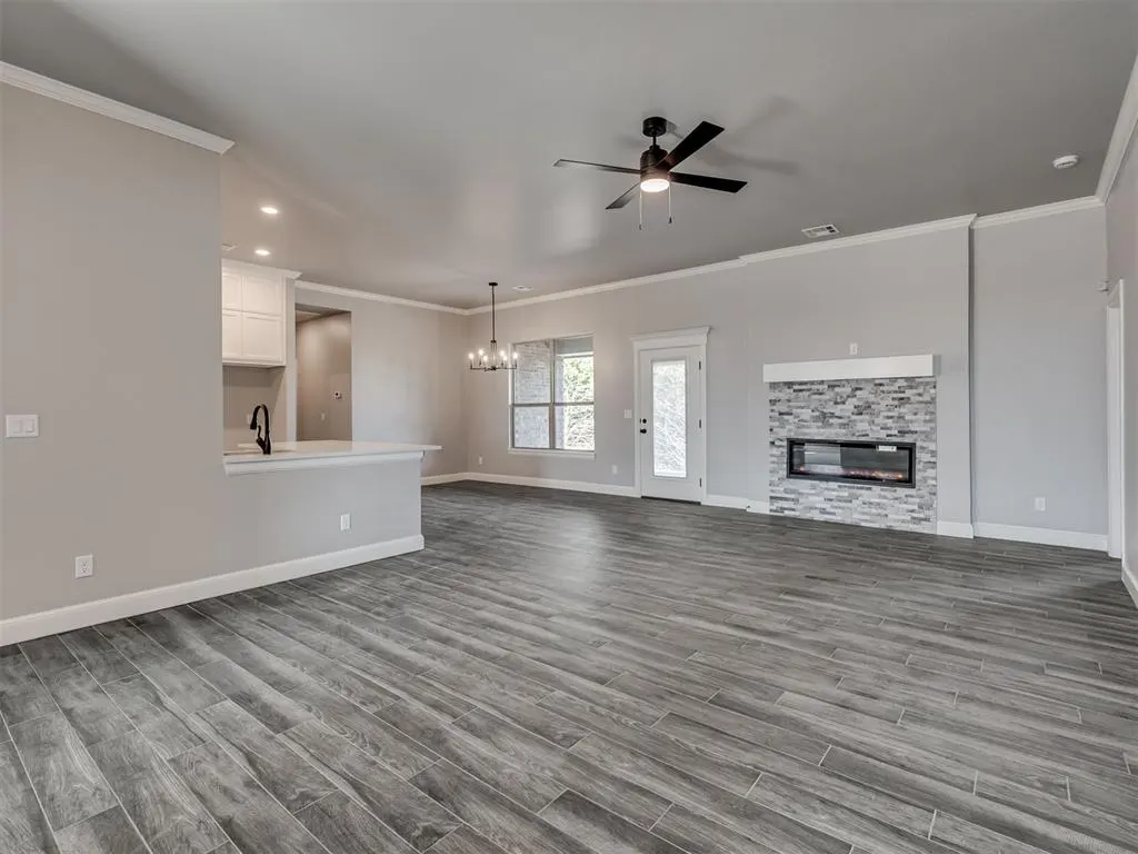 Photo 9 — 10100 Gentry Crossing, Oklahoma City, OK 73169