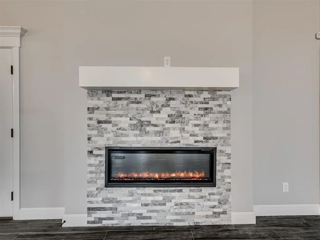 Photo 11 — 10100 Gentry Crossing, Oklahoma City, OK 73169
