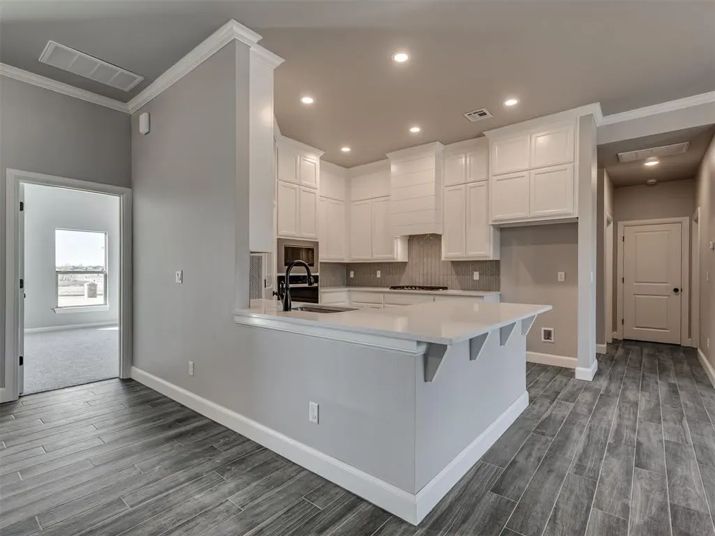 Photo 13 — 10100 Gentry Crossing, Oklahoma City, OK 73169