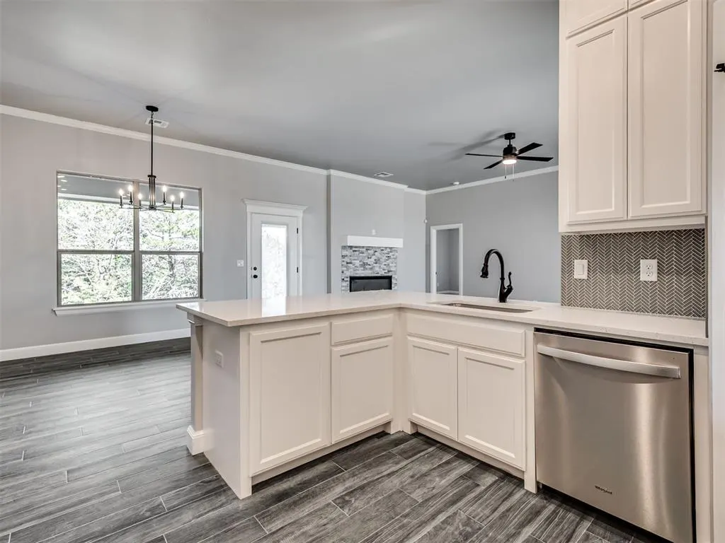 Photo 17 — 10100 Gentry Crossing, Oklahoma City, OK 73169