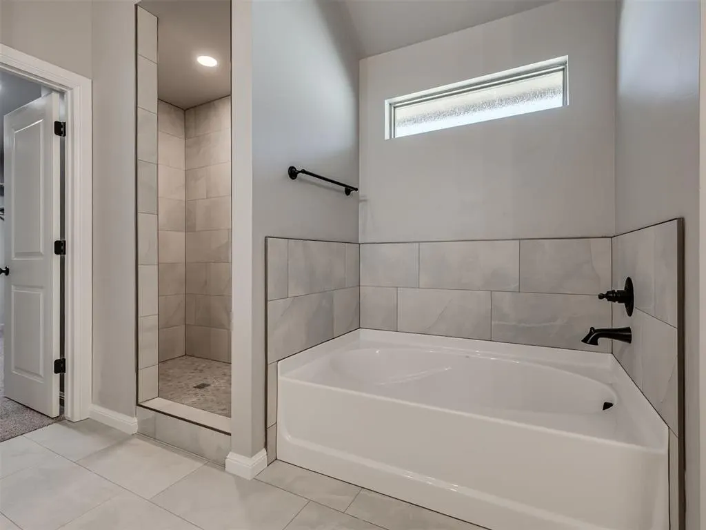 Photo 25 — 10100 Gentry Crossing, Oklahoma City, OK 73169