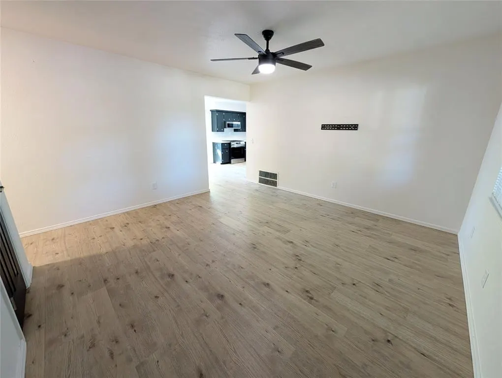 Photo 3 — 414 Sunnyside Place, Edmond, OK 73003