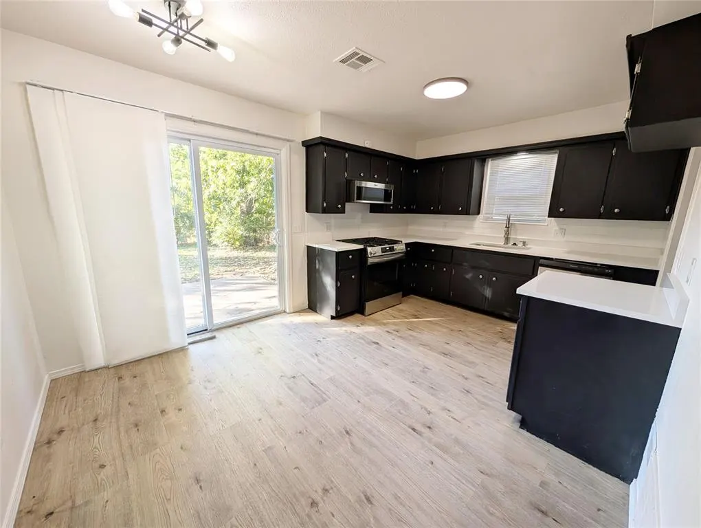 Photo 6 — 414 Sunnyside Place, Edmond, OK 73003