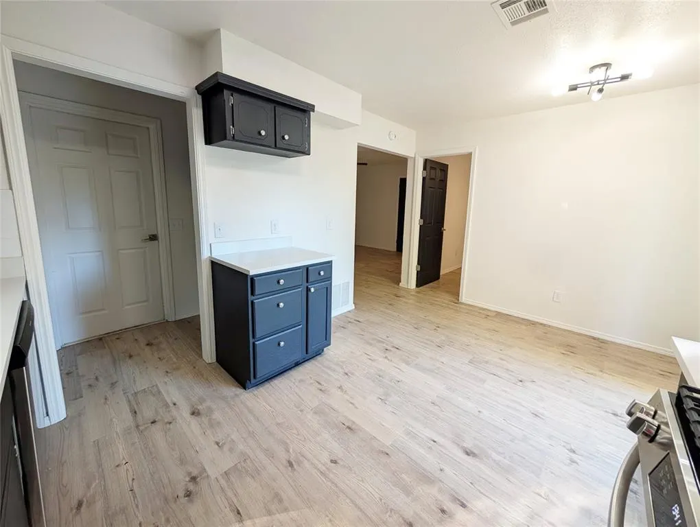 Photo 9 — 414 Sunnyside Place, Edmond, OK 73003