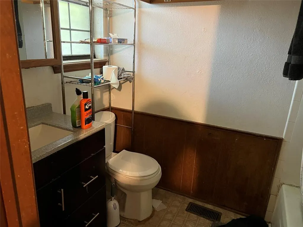 Photo 12 — 325 Cherryvale Road, Edmond, OK 73003