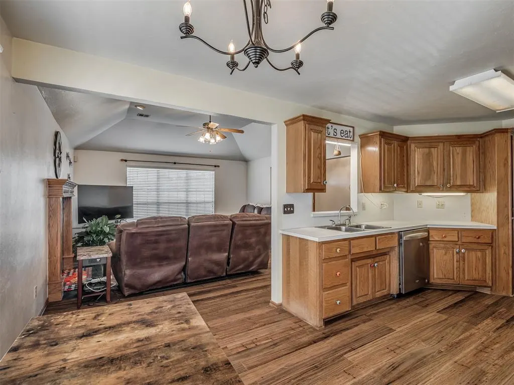 Photo 13 — 21878 Faye Lane, Harrah, OK 73045