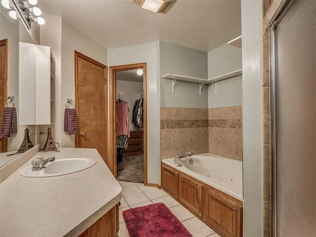 Photo 17 — 21878 Faye Lane, Harrah, OK 73045