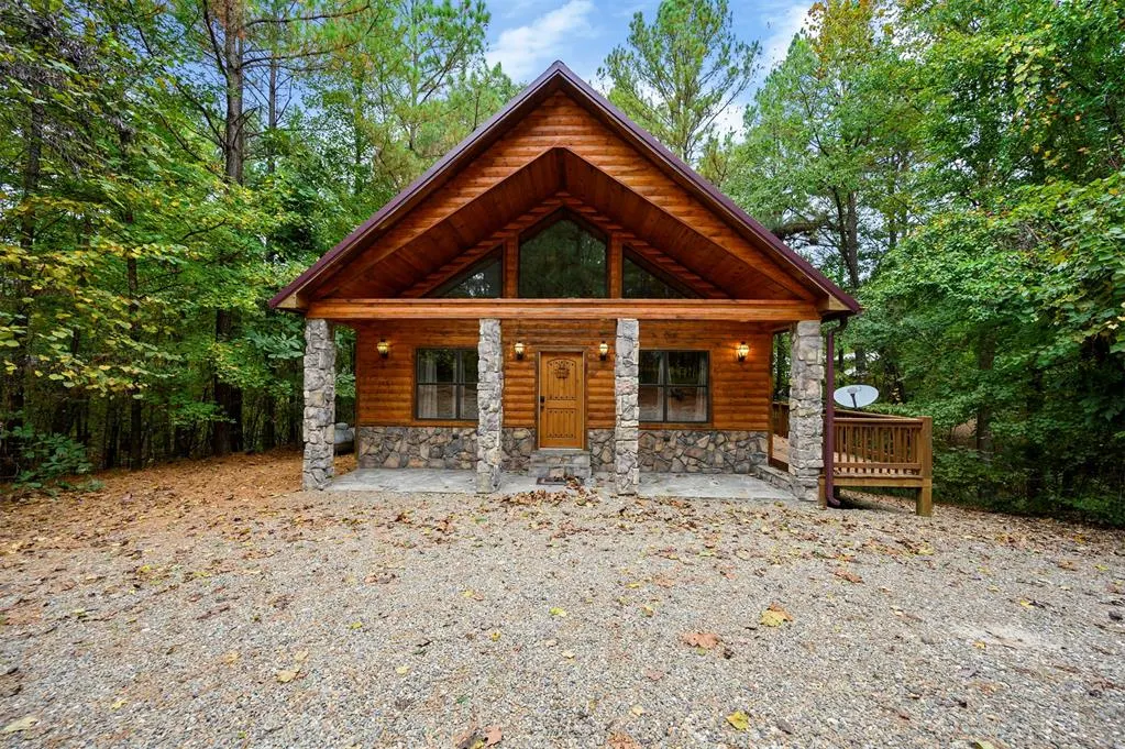 Front exterior — 625 Deer Creek Trail, Broken Bow, OK 74728