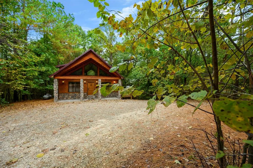 Photo 3 — 625 Deer Creek Trail, Broken Bow, OK 74728