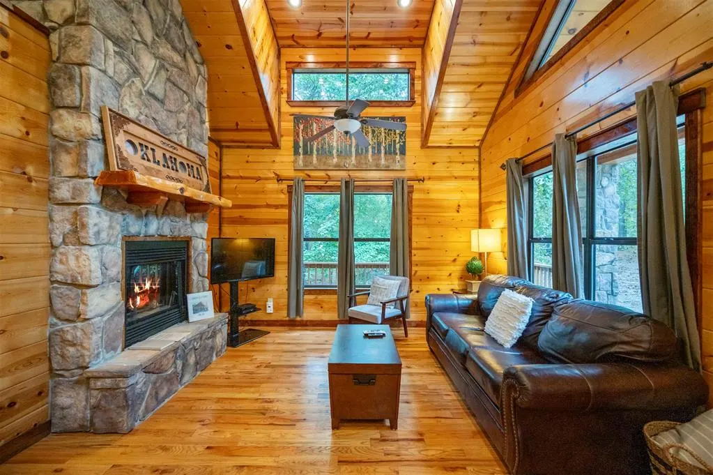 Photo 10 — 625 Deer Creek Trail, Broken Bow, OK 74728