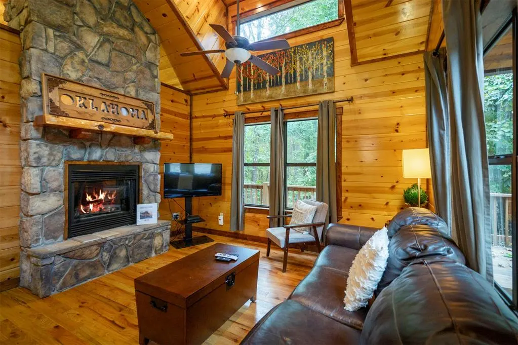 Photo 11 — 625 Deer Creek Trail, Broken Bow, OK 74728
