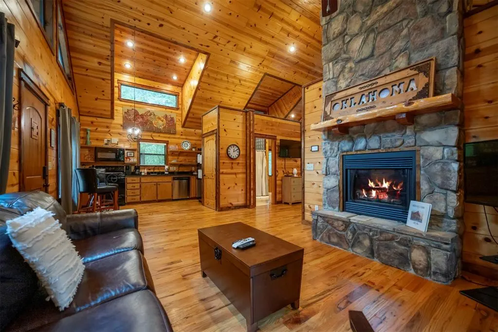 Photo 12 — 625 Deer Creek Trail, Broken Bow, OK 74728