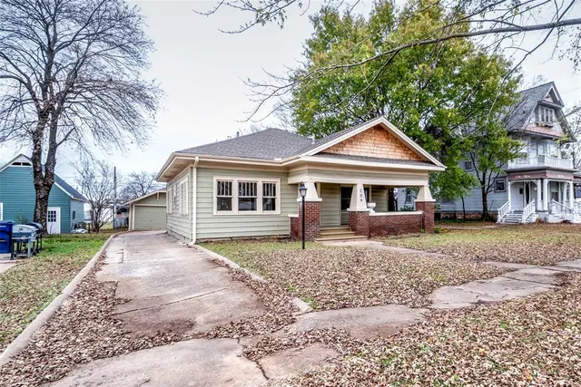 Photo 2 — 209 W 6th Street, Stroud, OK 74079