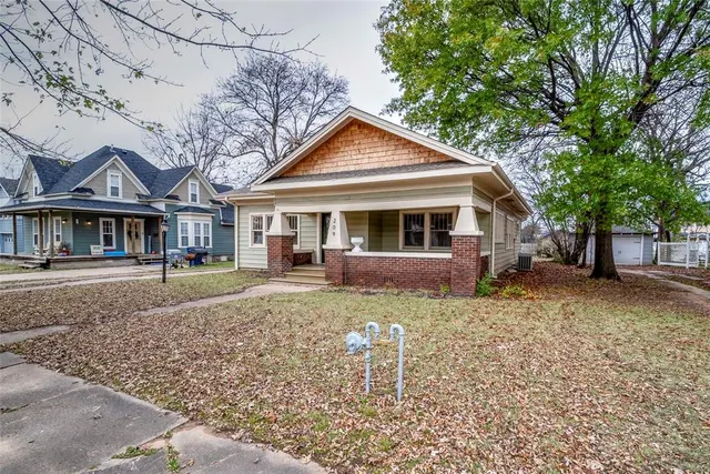 Photo 3 — 209 W 6th Street, Stroud, OK 74079