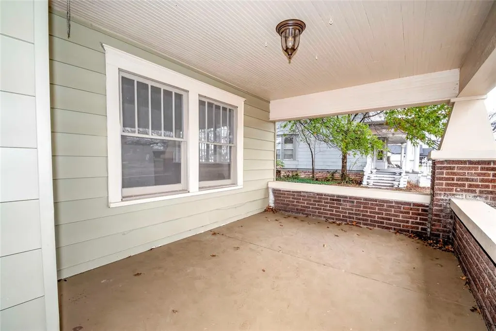 Photo 5 — 209 W 6th Street, Stroud, OK 74079