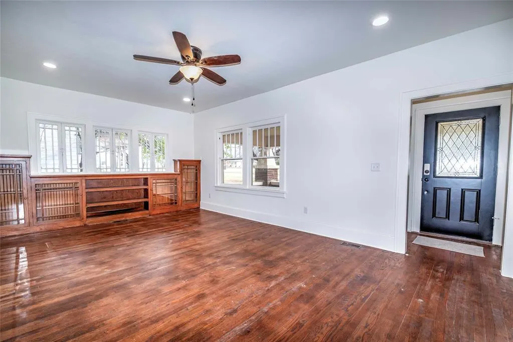Photo 7 — 209 W 6th Street, Stroud, OK 74079