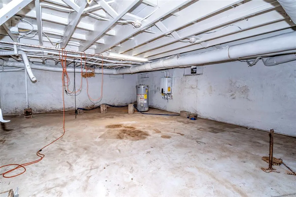 Photo 32 — 209 W 6th Street, Stroud, OK 74079