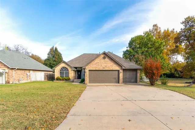 Front exterior — 844 N Pine Avenue, Oklahoma City, OK 73130