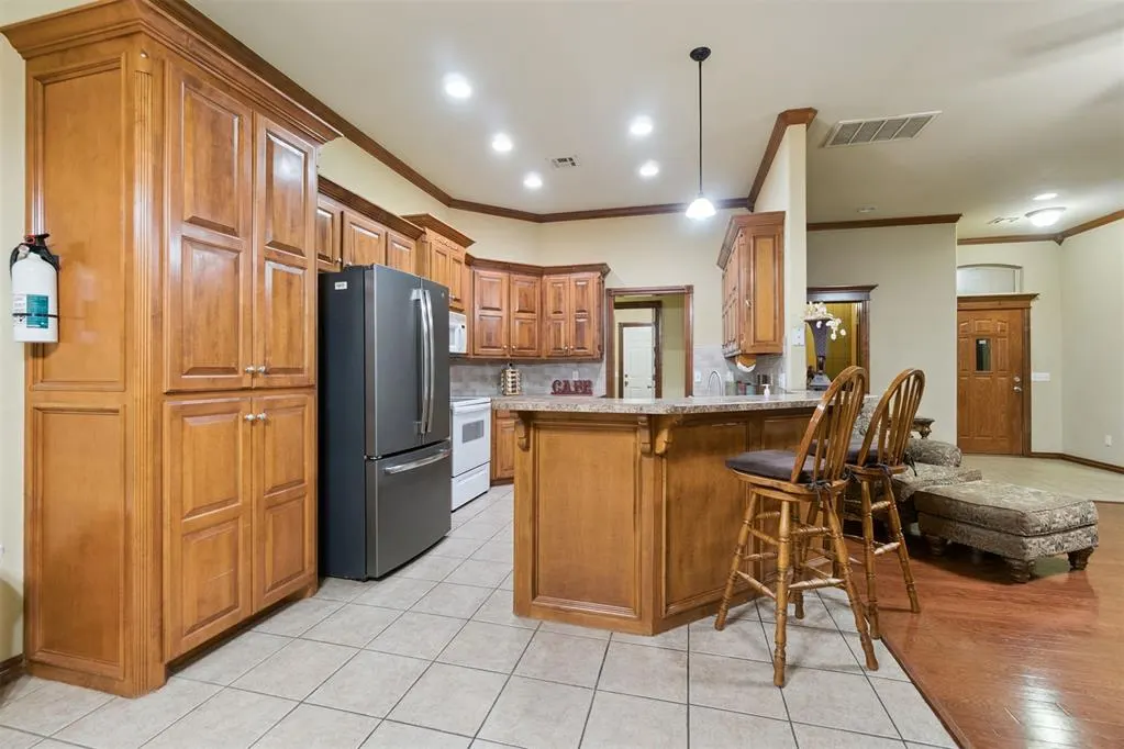 Photo 14 — 844 N Pine Avenue, Oklahoma City, OK 73130
