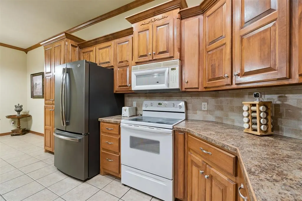 Photo 18 — 844 N Pine Avenue, Oklahoma City, OK 73130