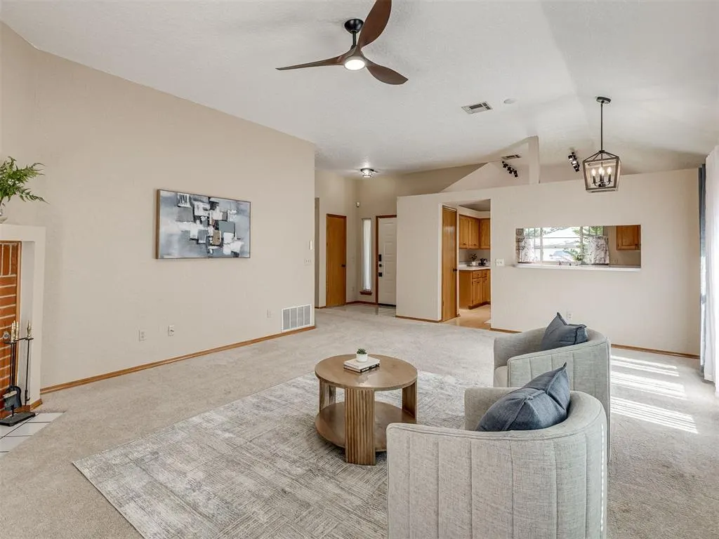 Photo 3 — 11407 Wallace Avenue, Oklahoma City, OK 73162