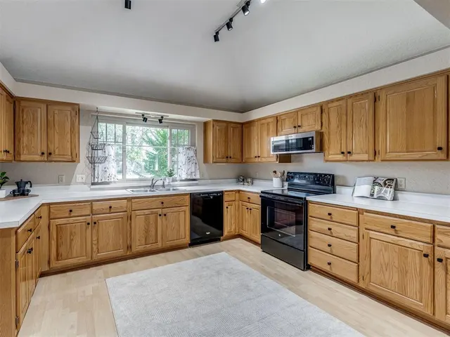 Photo 7 — 11407 Wallace Avenue, Oklahoma City, OK 73162
