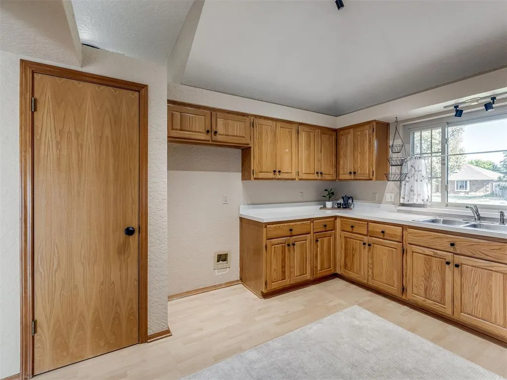 Photo 8 — 11407 Wallace Avenue, Oklahoma City, OK 73162