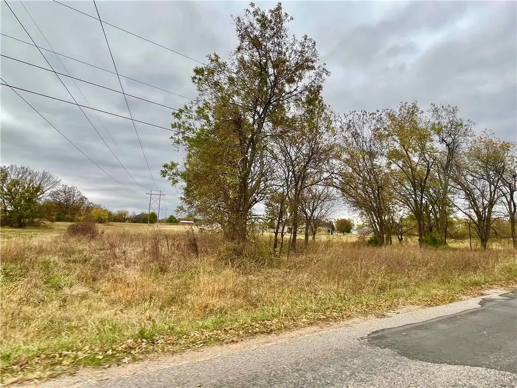 Photo 3 — 42900 Wolverine Road, Shawnee, OK 74804