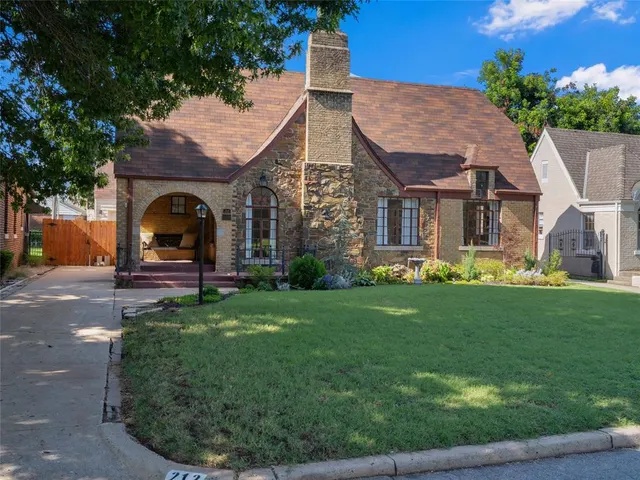 Front exterior — 212 Edgemere Court, Oklahoma City, OK 73118