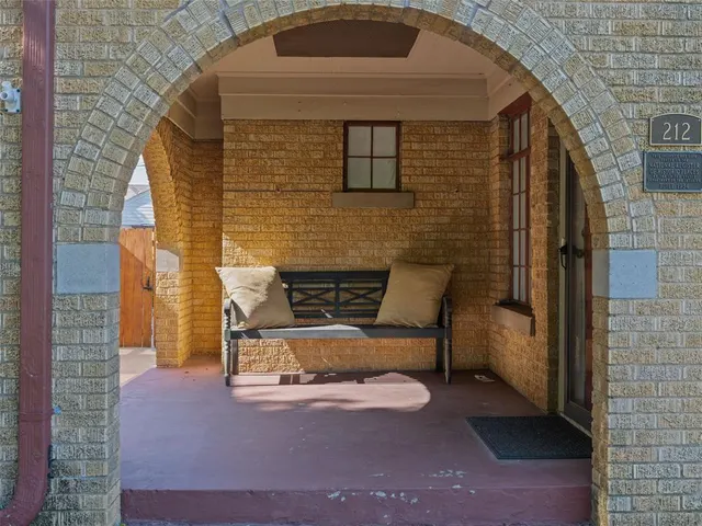 Photo 4 — 212 Edgemere Court, Oklahoma City, OK 73118