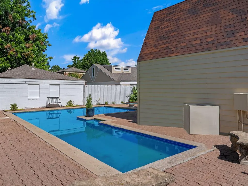 Photo 33 — 212 Edgemere Court, Oklahoma City, OK 73118