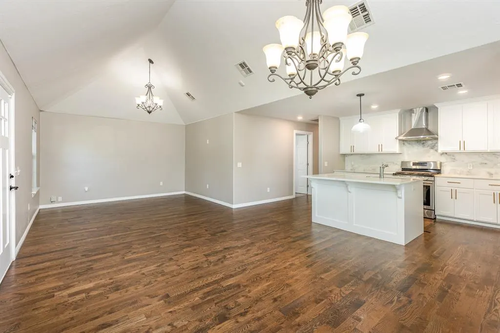 Photo 6 — 6906 NW 43rd Street, Bethany, OK 73008