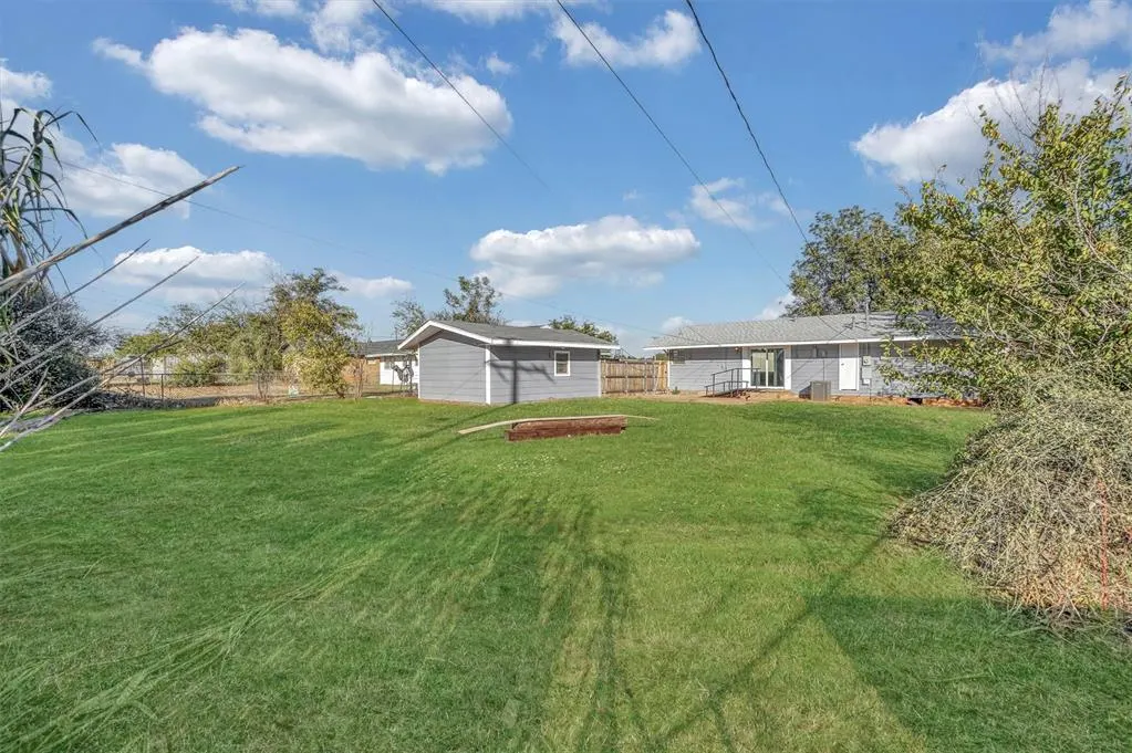 Photo 32 — 1205 N Chalmers Street, Altus, OK 73521