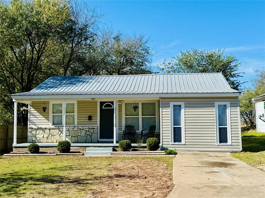 Front exterior — 901 Lincoln Street, Seminole, OK 74868
