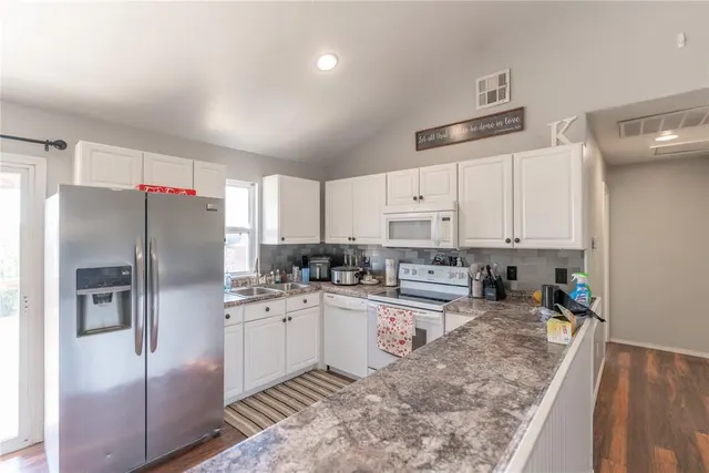 Photo 8 — 7 Candlewood Drive, Shawnee, OK 74804