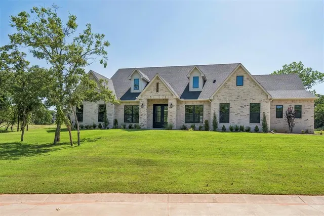 Front exterior — 12824 Hidden Trail, Arcadia, OK 73007