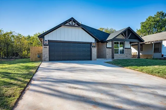 Photo 8 — 606 NW 95th Street, Oklahoma City, OK 73114