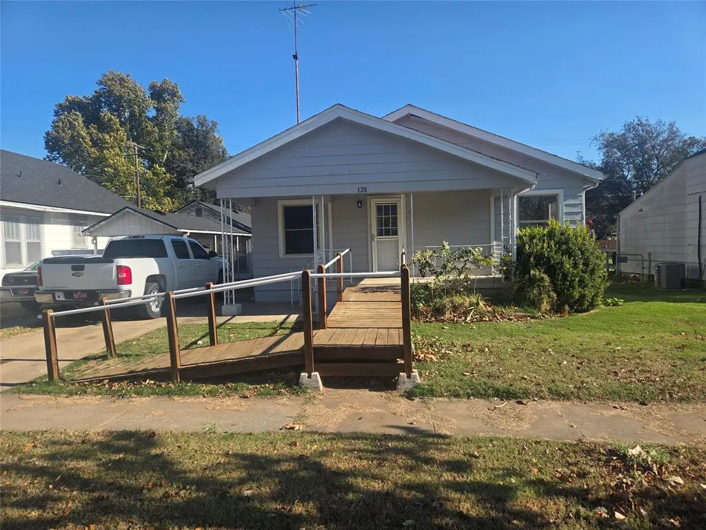 Photo 4 — 128 N Cherry Street, Pauls Valley, OK 73075