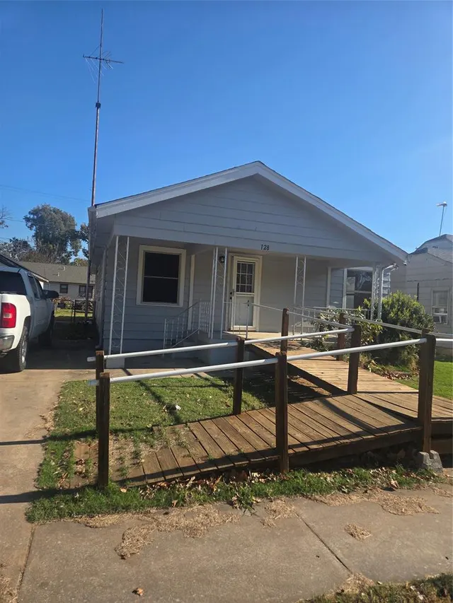 Photo 6 — 128 N Cherry Street, Pauls Valley, OK 73075