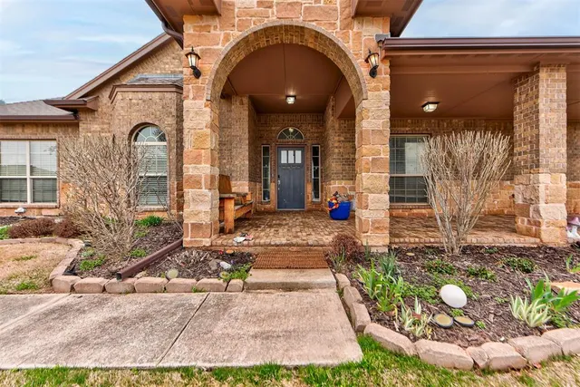 Photo 2 — 20500 Antler Farms Drive, Edmond, OK 73012