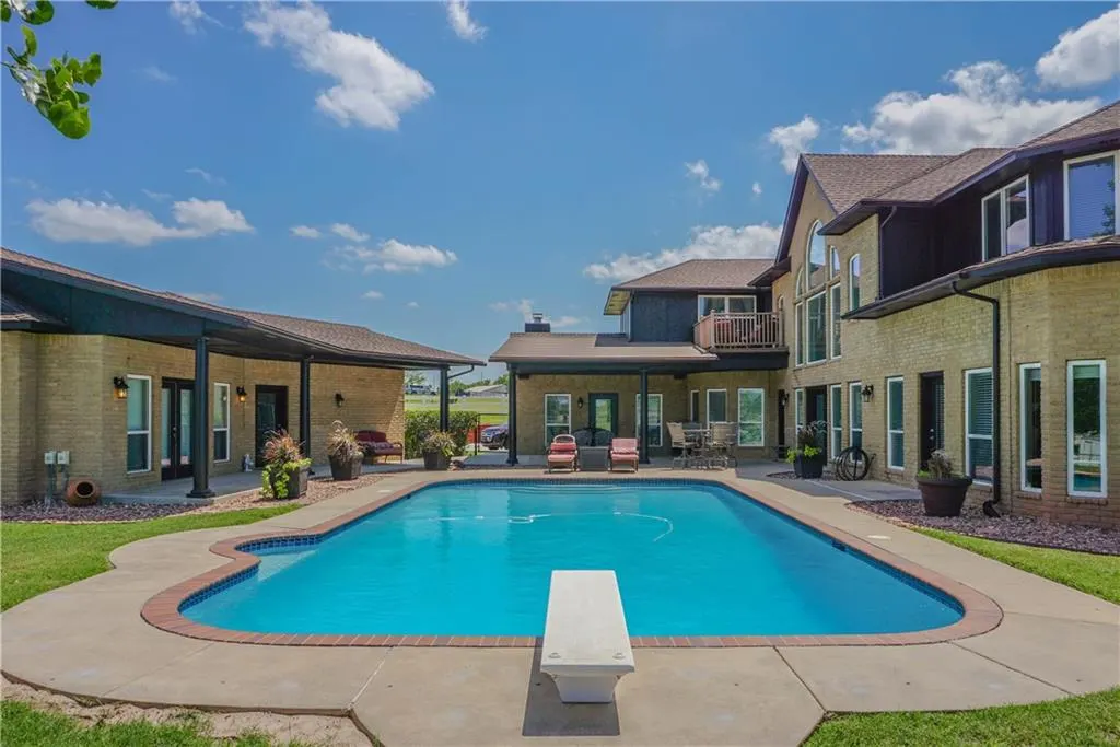 Photo 5 — 2701 SE 36th Avenue, Norman, OK 73026